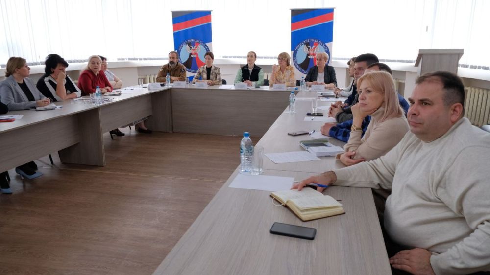 Юлия Крюкова приняла участие в круглом столе, приуроченном ко Дню беременных Юлия Крюкова приняла участие в круглом столе, приуроченном ко Дню беременных