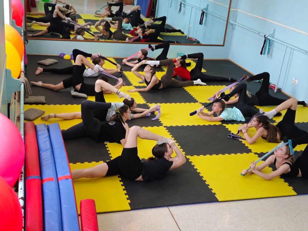 В мае 2019 был создан коллектив спортивной гимнастики и акробатики SWEET DREAM TEAM_Acro_Gymnastics под руководством молодой и талантливой девушки Доминовой Алины Юрьевны В мае 2019 был создан коллектив спортивной гимнастики и акробатики SWEET DREAM TEAM_Acro_Gymnastics под руководством молодой и талантливой девушки Доминовой Алины Юрьевны