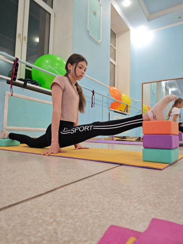 В мае 2019 был создан коллектив спортивной гимнастики и акробатики SWEET DREAM TEAM_Acro_Gymnastics под руководством молодой и талантливой девушки Доминовой Алины Юрьевны В мае 2019 был создан коллектив спортивной гимнастики и акробатики SWEET DREAM TEAM_Acro_Gymnastics под руководством молодой и талантливой девушки Доминовой Алины Юрьевны