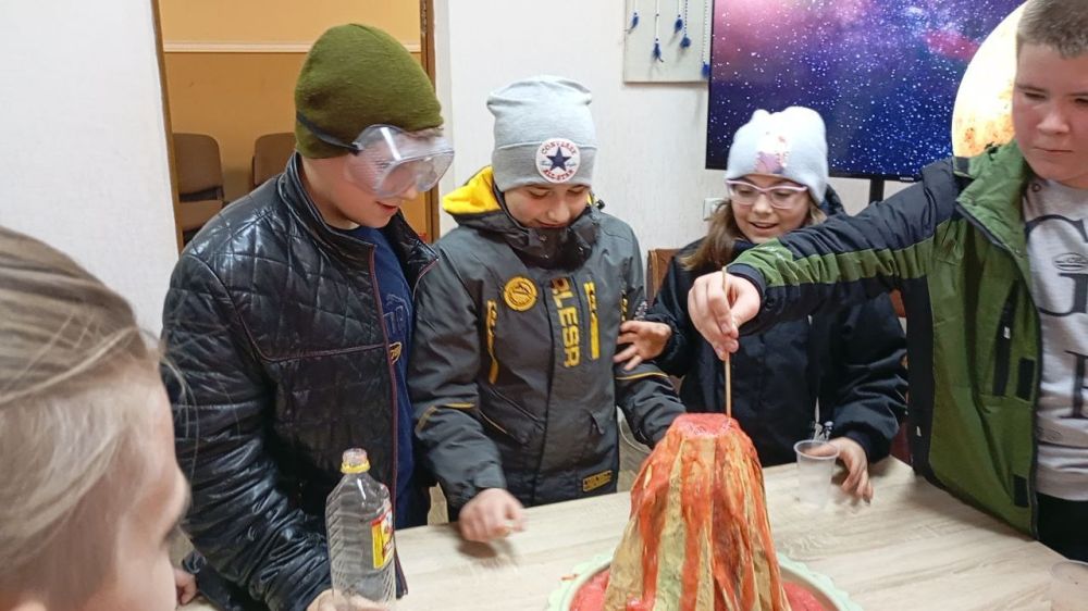 День космонавтики — особенный праздник, который отмечается ежегодно 12 апреля День космонавтики — особенный праздник, который отмечается ежегодно 12 апреля