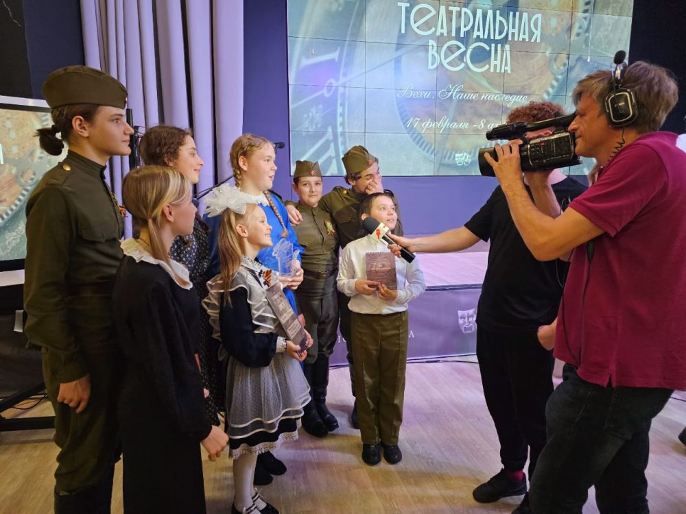 Сергей Ермаков: 8 апреля театральный коллектив #Осторожно_дети Дома творчества Снежного под руководством Виктории Васильченко блестяще выступил на V ежегодном Фестивале детских театральных коллективов «Театральная весна» в... Сергей Ермаков: 8 апреля театральный коллектив #Осторожно_дети Дома творчества Снежного под руководством Виктории Васильченко блестяще выступил на V ежегодном Фестивале детских театральных коллективов «Театральная весна» в...