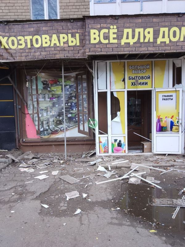 Иван Приходько: Последствия удара БПЛА украинских террористов по центру Горловки Иван Приходько: Последствия удара БПЛА украинских террористов по центру Горловки