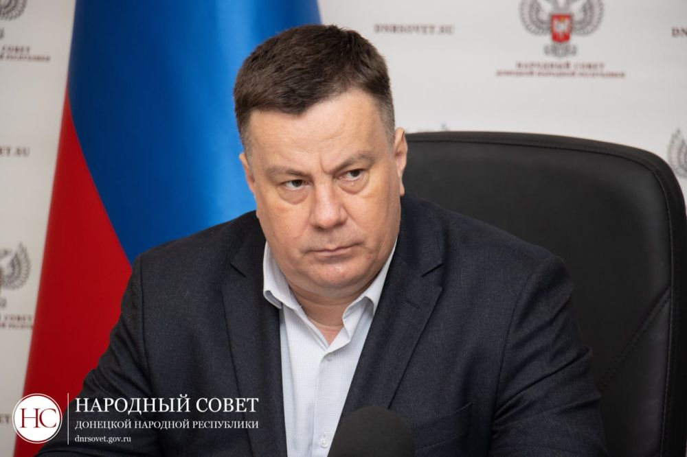 Константин Кузьмин: Провели первое заседание Организационного комитета по проведению конкурса в Молодежный Парламент ДНР