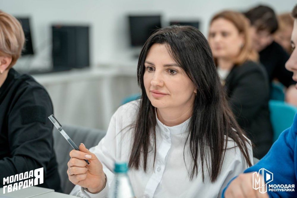 Депутаты Александра Усачева и Юлия Крюкова оценили выступления участников дебатов «Лиги Ораторов» Депутаты Александра Усачева и Юлия Крюкова оценили выступления участников дебатов «Лиги Ораторов»