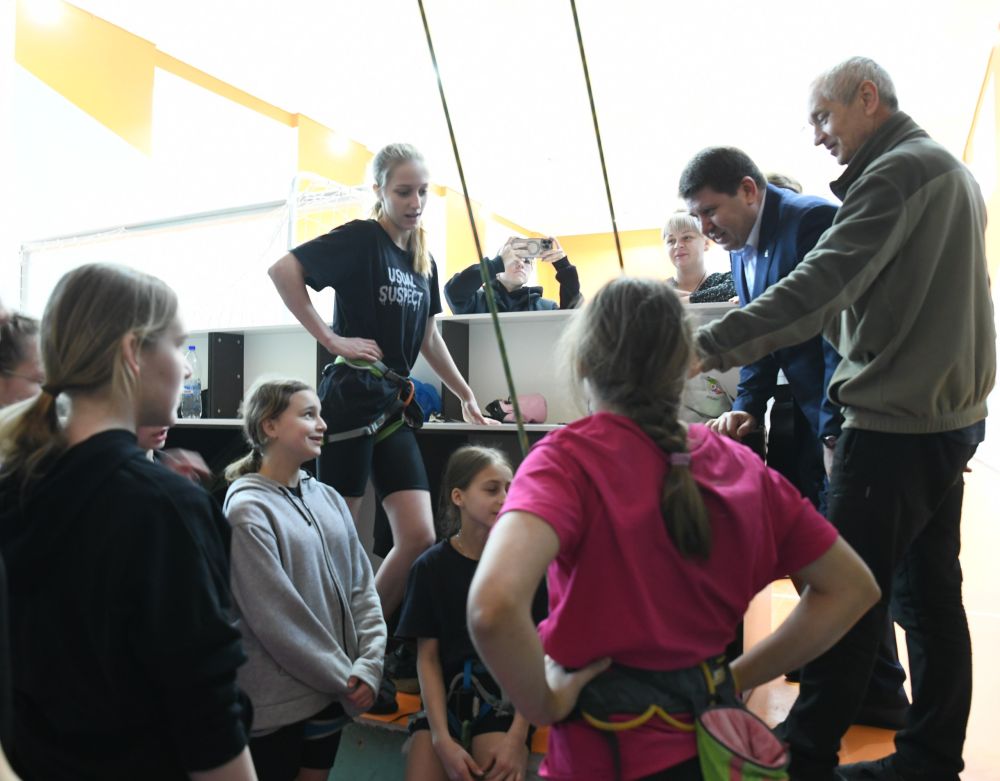 Владислав Ключаров: Сегодня посетил Макеевский городской центр физического здоровья населения «Спорт для всех», который недавно был отремонтирован при поддержке Президентского фонда культурных инициатив Владислав Ключаров: Сегодня посетил Макеевский городской центр физического здоровья населения «Спорт для всех», который недавно был отремонтирован при поддержке Президентского фонда культурных инициатив