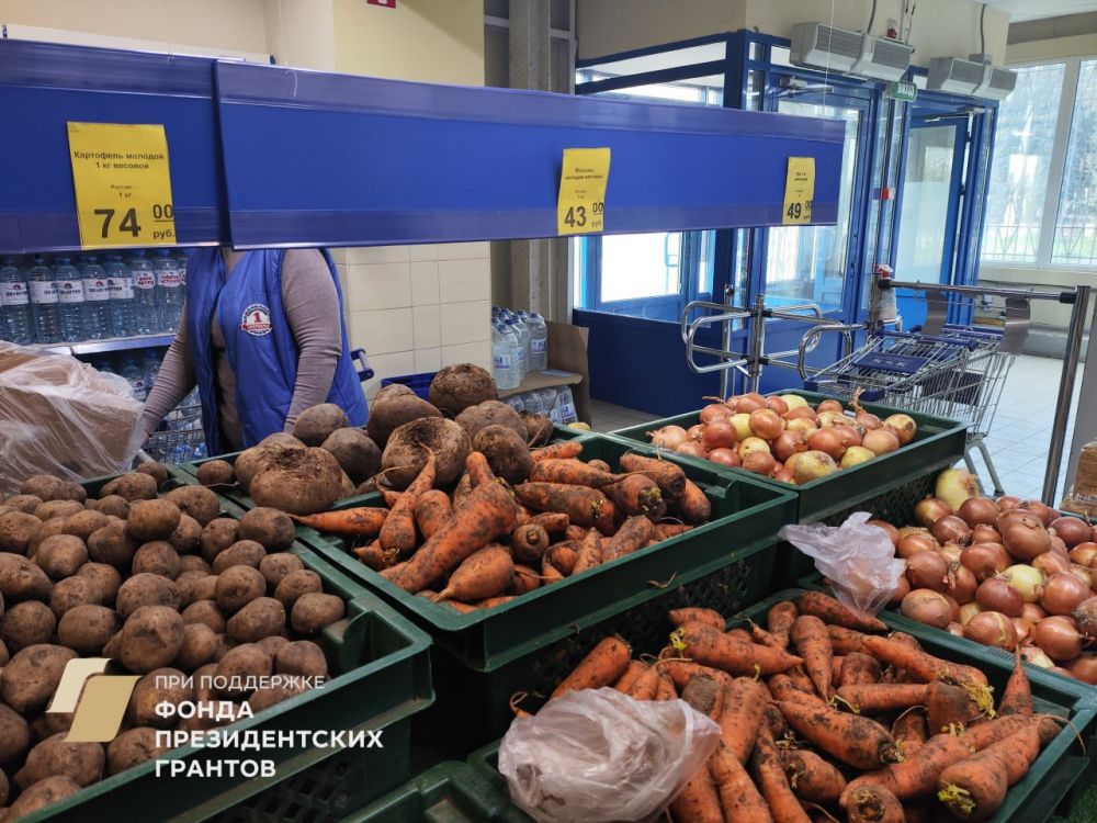 При поддержке Фонда Президентских Грантов в городе Ждановка прошел рейд Народного контроля по соблюдению правил торговли и санитарных норм При поддержке Фонда Президентских Грантов в городе Ждановка прошел рейд Народного контроля по соблюдению правил торговли и санитарных норм