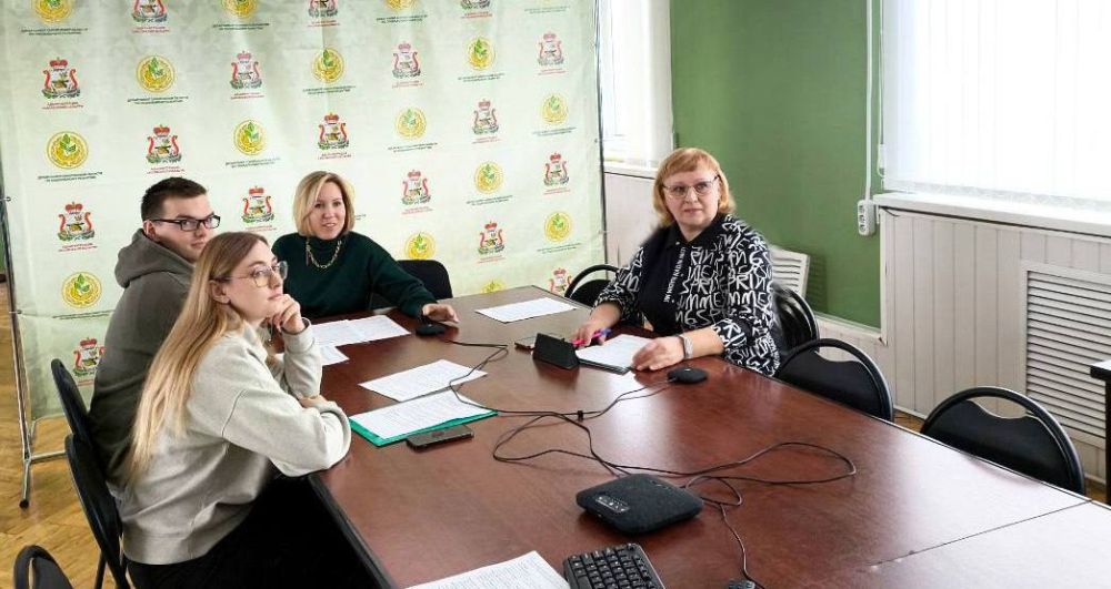 Поговорили о важном!. В формате ВКС прошёл круглый стол на тему «Опыт и перспективы в освещении молодежных и гражданско-патриотических мероприятий» Поговорили о важном!. В формате ВКС прошёл круглый стол на тему «Опыт и перспективы в освещении молодежных и гражданско-патриотических мероприятий»