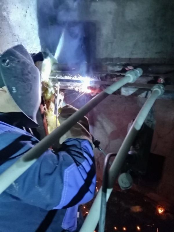 Сегодня, 10 апреля, сотрудниками подрядной организации шеф-региона г. Москва совместно с МУП АГД «Управляющая компания Ленинского района г. Донецка», выполнены ремонтные работы на аварийных участках по ул. Кирова, 14 Сегодня, 10 апреля, сотрудниками подрядной организации шеф-региона г. Москва совместно с МУП АГД «Управляющая компания Ленинского района г. Донецка», выполнены ремонтные работы на аварийных участках по ул. Кирова, 14