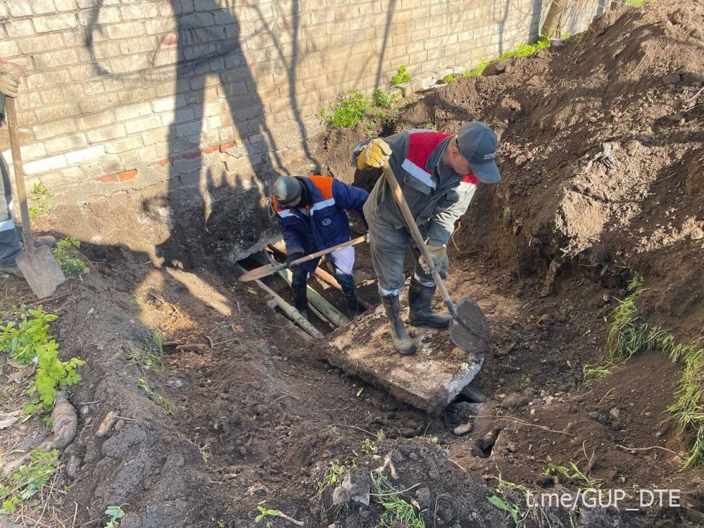 СЛАЖЕННЫЕ ДЕЙСТВИЯ СЛЕСАРЕЙ ФИЛИАЛА «МАРИУПОЛЬТЕПЛОСЕТЬ» ОБЕСПЕЧИЛИ БЕСПЕРЕБОЙНОЕ ТЕПЛОСНАБЖЕНИЕ ШКОЛЫ СЛАЖЕННЫЕ ДЕЙСТВИЯ СЛЕСАРЕЙ ФИЛИАЛА «МАРИУПОЛЬТЕПЛОСЕТЬ» ОБЕСПЕЧИЛИ БЕСПЕРЕБОЙНОЕ ТЕПЛОСНАБЖЕНИЕ ШКОЛЫ