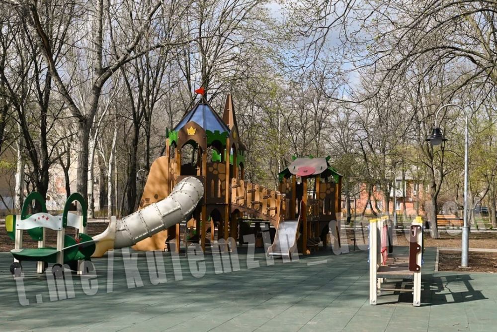 Алексей Кулемзин: В ходе рабочего визита в Донецк секретаря Генерального совета партии «Единая Россия» Владимира Якушева посетили одно из любимых мест наших жителей – сквер «Строитель» Алексей Кулемзин: В ходе рабочего визита в Донецк секретаря Генерального совета партии «Единая Россия» Владимира Якушева посетили одно из любимых мест наших жителей – сквер «Строитель»