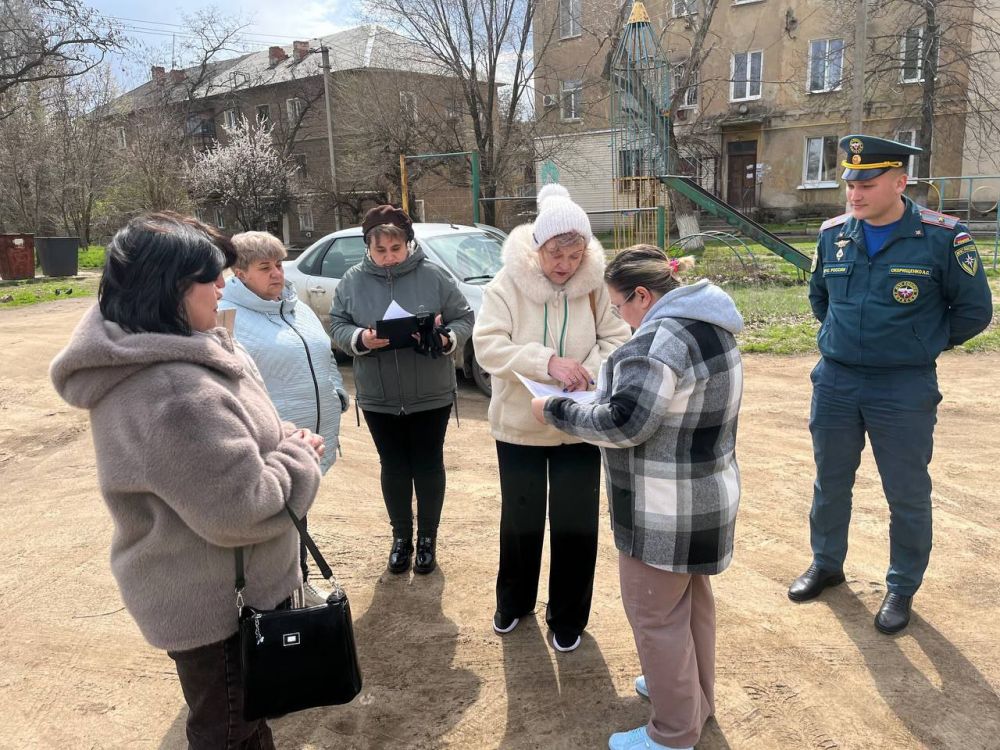 9 апреля, заместитель главы Администрации муниципального образования городской округ Харцызск Виктория Рогожина, провела встречу с жителями города Зугрэс 9 апреля, заместитель главы Администрации муниципального образования городской округ Харцызск Виктория Рогожина, провела встречу с жителями города Зугрэс