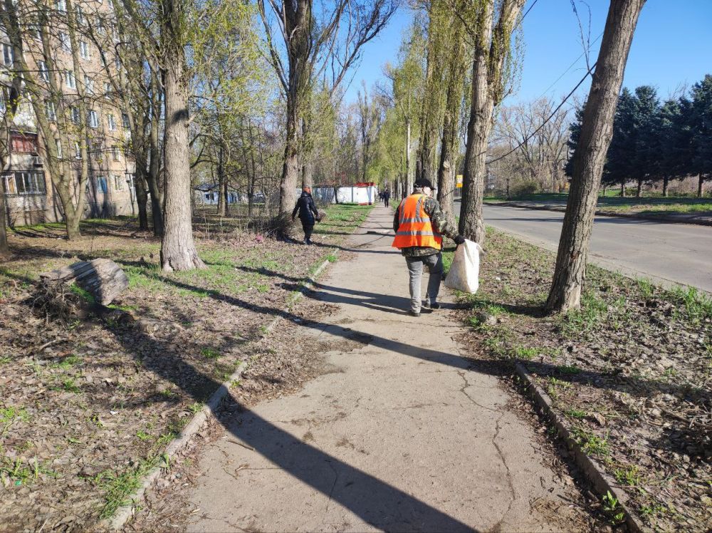 Юрий Будрин: Сегодня, 10 апреля 2025 года, в рамках проекта «Городская среда», реализуемого Всероссийской политической партией Единая Россиясотрудники Управления эксплуатации жилого фонда ООО "Текстильщик -2015" и СП ВОК ЛШ... Юрий Будрин: Сегодня, 10 апреля 2025 года, в рамках проекта «Городская среда», реализуемого Всероссийской политической партией Единая Россиясотрудники Управления эксплуатации жилого фонда ООО "Текстильщик -2015" и СП ВОК ЛШ...