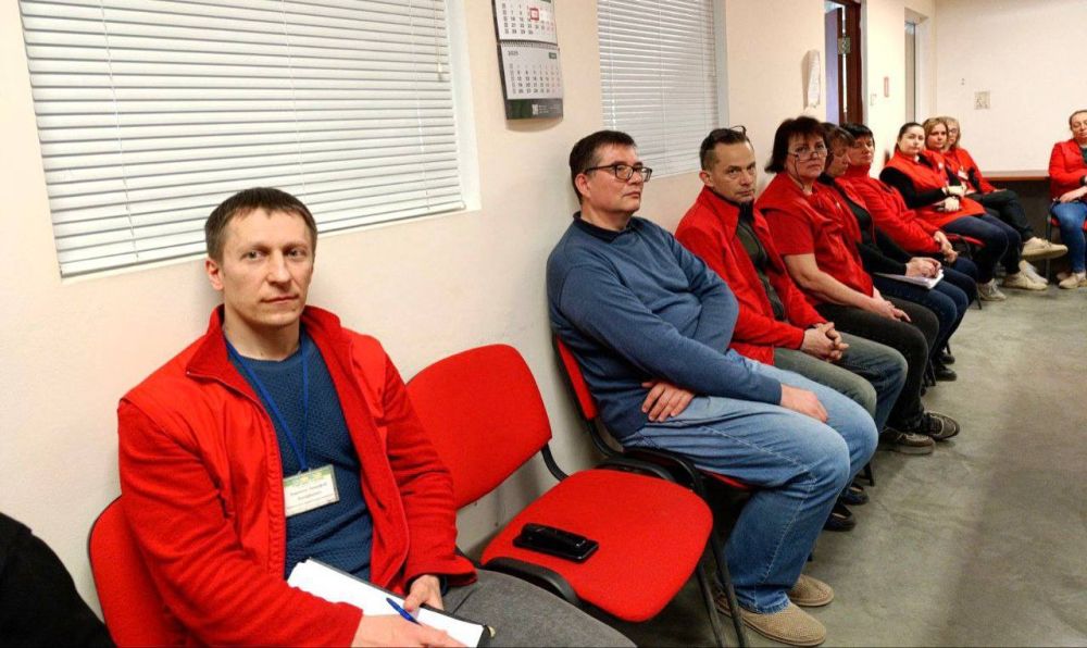 Сегодня состоялась встреча с трудовым коллективом общества с ограниченной ответственностью «Сигма Ленд», которую провел руководитель Управы Буденновского внутригородского района Администрации городского округа Донецк Михаил... Сегодня состоялась встреча с трудовым коллективом общества с ограниченной ответственностью «Сигма Ленд», которую провел руководитель Управы Буденновского внутригородского района Администрации городского округа Донецк Михаил...