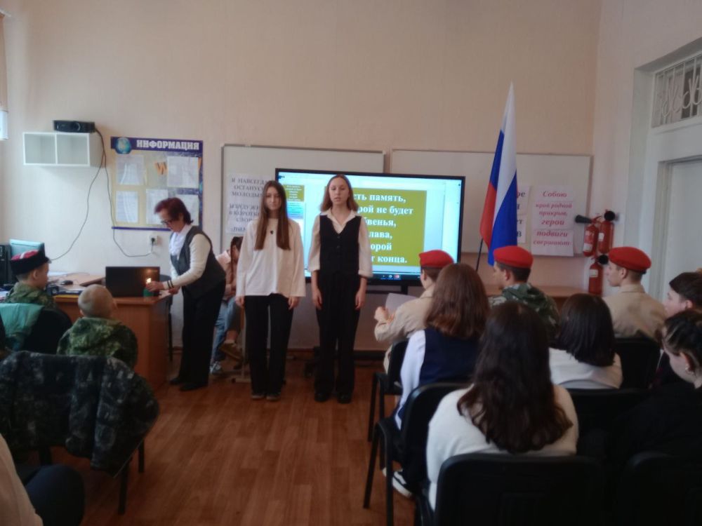 С завершением серии поэтических чтений, которые состоялись в Докучаевской школе № 6 в память о наших погибших земляках, защитниках Донбасса, выражаю искреннюю благодарность Совету женщин города Докучаевска в лице... С завершением серии поэтических чтений, которые состоялись в Докучаевской школе № 6 в память о наших погибших земляках, защитниках Донбасса, выражаю искреннюю благодарность Совету женщин города Докучаевска в лице...