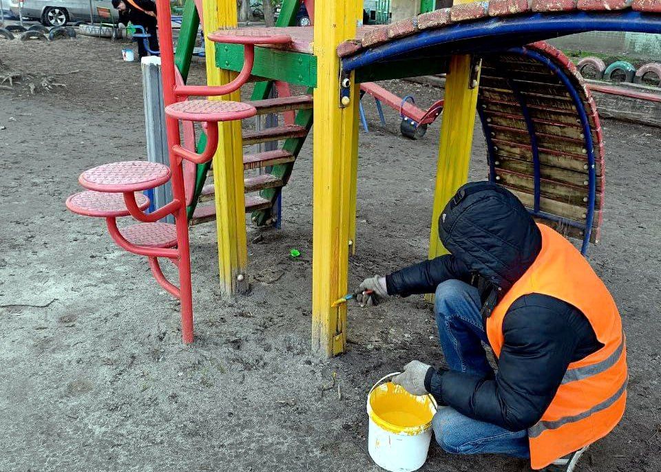 Иван Адамец: В Куйбышевском районе продолжается работа по благоустройству детских площадок Иван Адамец: В Куйбышевском районе продолжается работа по благоустройству детских площадок