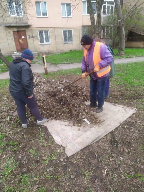 Елена Рязанцева: Сегодня, 10 апреля, в рамках проекта Всероссийской политической партии «Единая Россия» «Городская среда» , акции "Чистый четверг" сотрудники организаций, учреждений, предприятий Пролетарского продолжили... Елена Рязанцева: Сегодня, 10 апреля, в рамках проекта Всероссийской политической партии «Единая Россия» «Городская среда» , акции "Чистый четверг" сотрудники организаций, учреждений, предприятий Пролетарского продолжили...