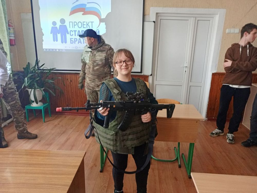 Движение "Первые" в сотрудничестве с сектором молодежной политики администрации городского округа Докучаевск, при поддержке депутата от фракции Партии "Единая Россия" в Докучаевском городском совете Виктора Баркалова и... Движение "Первые" в сотрудничестве с сектором молодежной политики администрации городского округа Докучаевск, при поддержке депутата от фракции Партии "Единая Россия" в Докучаевском городском совете Виктора Баркалова и...