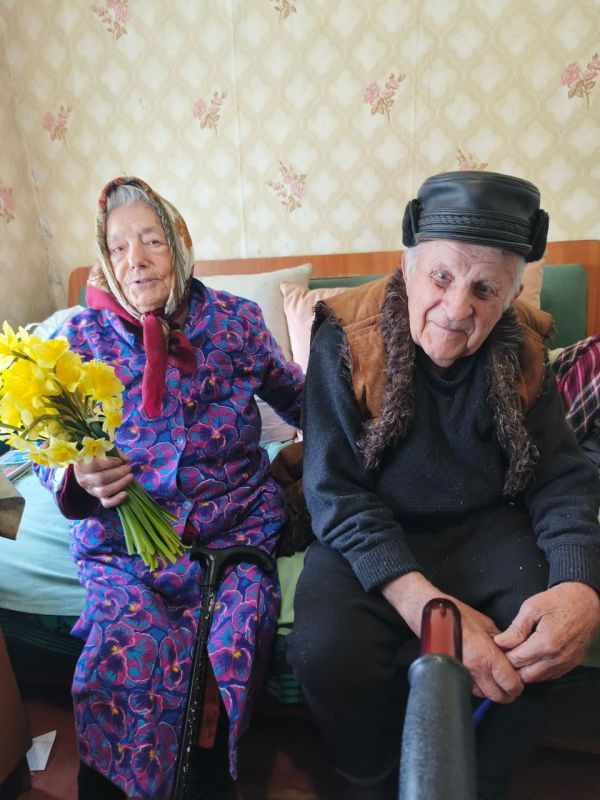 Дети войны — наши герои. В рамках Года защитника Отечества и партпроекта «Историческая память» активисты Волновахского местного отделения Партии Единая Россия, при поддержке местных индивидуальных предпринимателей, провели... Дети войны — наши герои. В рамках Года защитника Отечества и партпроекта «Историческая память» активисты Волновахского местного отделения Партии Единая Россия, при поддержке местных индивидуальных предпринимателей, провели...