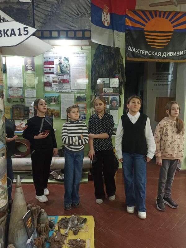 Николай Михайлов: В Старобешевской школе искусств проходят уроки патриотического воспитания Николай Михайлов: В Старобешевской школе искусств проходят уроки патриотического воспитания