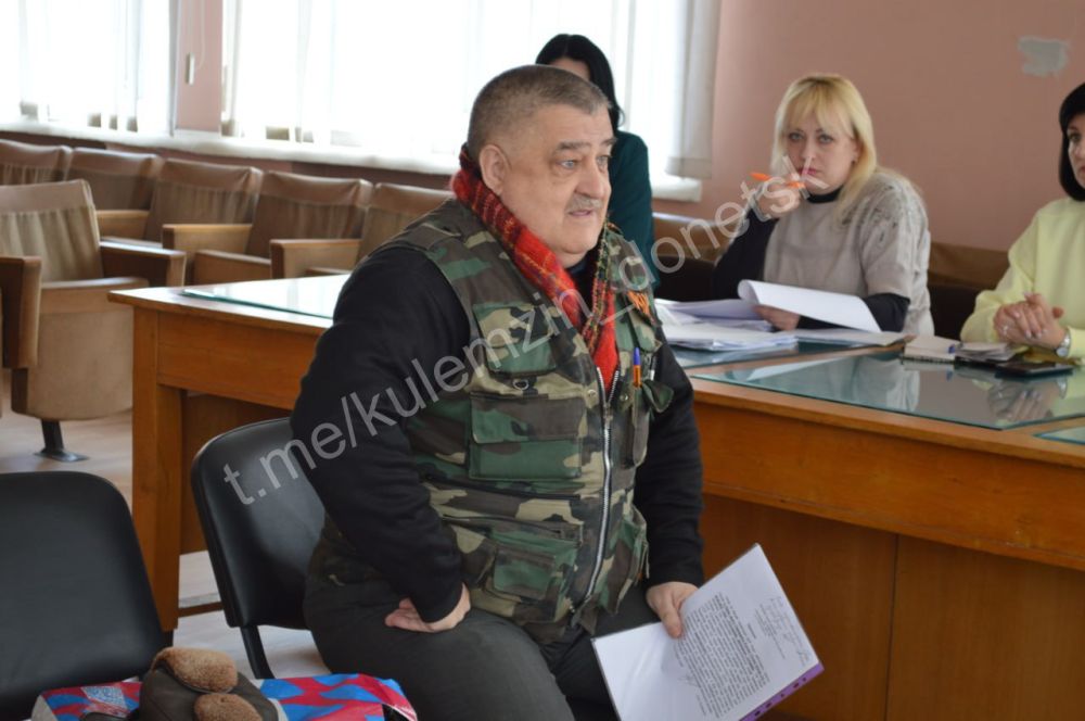 Алексей Кулемзин: Сегодня в общественной приёмной партии «Единая Россия» провёл приём граждан Алексей Кулемзин: Сегодня в общественной приёмной партии «Единая Россия» провёл приём граждан