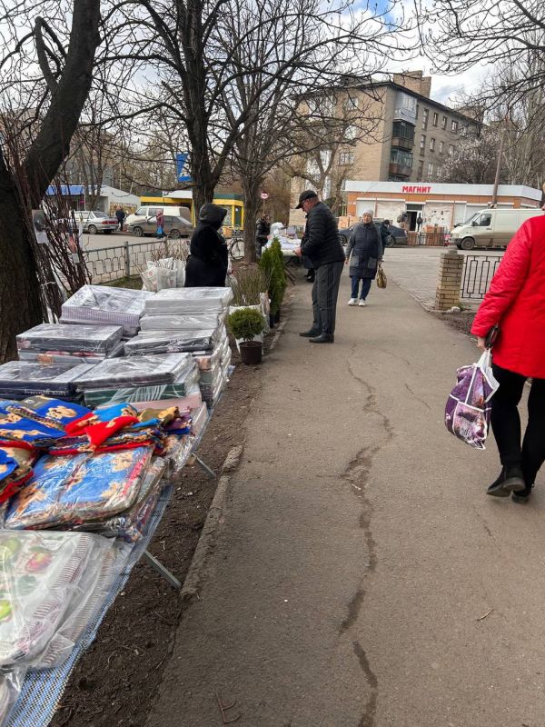 Сегодня, 10 апреля 2025 г., сотрудники отдела торговли, бытового и транспортного обслуживания администрации округа совместно с представителем полиции провели очередной рейд по выявлению фактов реализации товаров в... Сегодня, 10 апреля 2025 г., сотрудники отдела торговли, бытового и транспортного обслуживания администрации округа совместно с представителем полиции провели очередной рейд по выявлению фактов реализации товаров в...