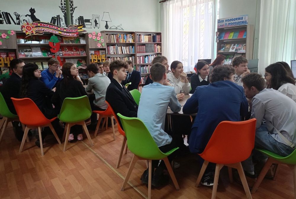 К Всемирному Дню здоровья, 8 апреля Юношеская библиотека МБУ «ЦБС г. Макеевки» совместно с Городской библиотекой г. Нефтеюганска Ханты-Мансийского автономного округа Югры провела интеллектуально-развлекательную игру... К Всемирному Дню здоровья, 8 апреля Юношеская библиотека МБУ «ЦБС г. Макеевки» совместно с Городской библиотекой г. Нефтеюганска Ханты-Мансийского автономного округа Югры провела интеллектуально-развлекательную игру...