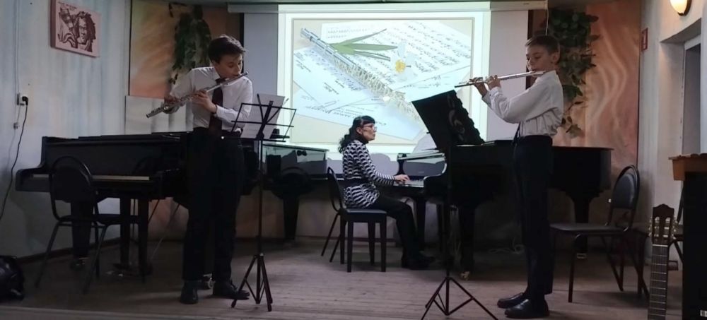 В Кировском прошел тематический концерт В Кировском прошел тематический концерт