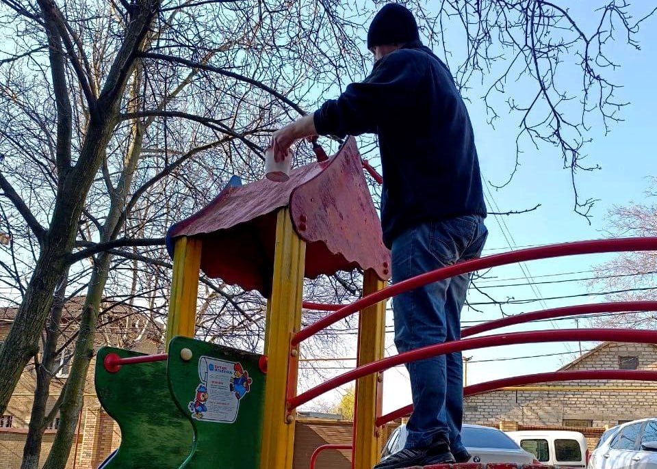 Иван Адамец: В Куйбышевском районе продолжается работа по благоустройству детских площадок Иван Адамец: В Куйбышевском районе продолжается работа по благоустройству детских площадок