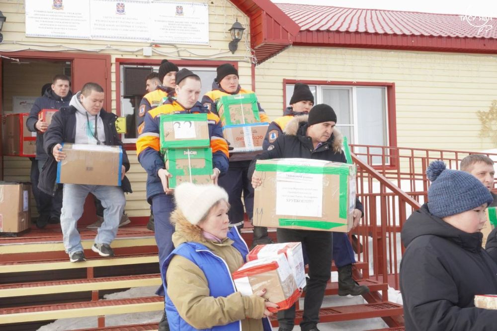 Крупная партия гуманитарки отправилась из Тазовского в Волноваху Крупная партия гуманитарки отправилась из Тазовского в Волноваху
