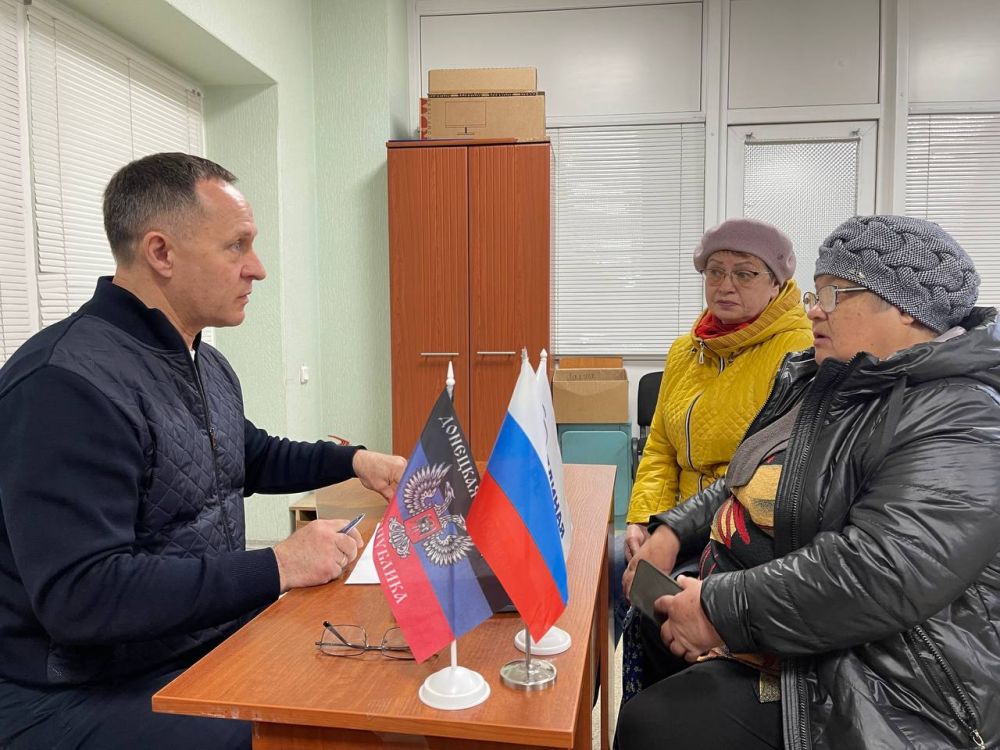 Дорогие друзья!. Сегодняшний приём граждан стал для меня не просто рабочим днём, а настоящим диалогом с теми, ради кого мы работаем Дорогие друзья!. Сегодняшний приём граждан стал для меня не просто рабочим днём, а настоящим диалогом с теми, ради кого мы работаем