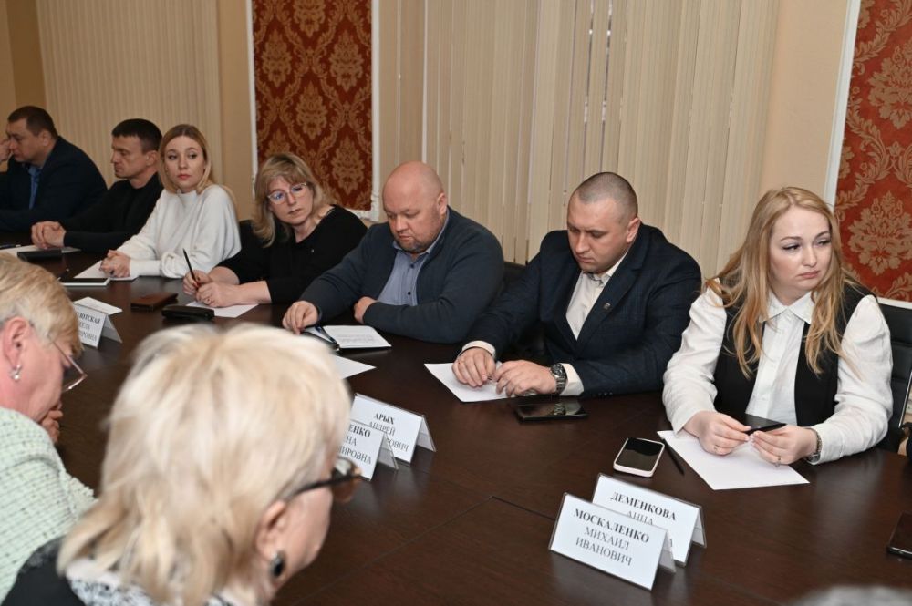 Руководитель фракции "ЕДИНАЯ РОССИЯ " в Ясиноватском муниципальном совете Наталья Филиппова приняла участие в расширенном заседании Совета руководителей фракций Руководитель фракции "ЕДИНАЯ РОССИЯ " в Ясиноватском муниципальном совете Наталья Филиппова приняла участие в расширенном заседании Совета руководителей фракций