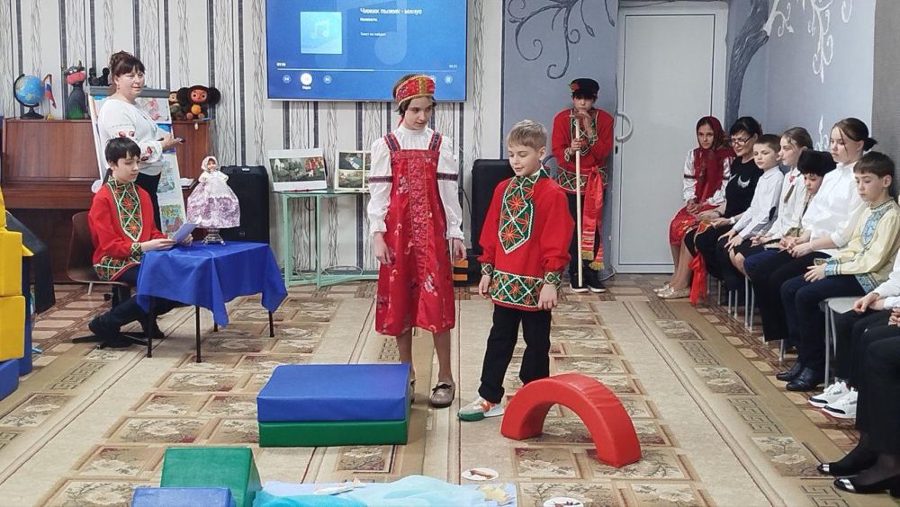 В Харцызске прошла инсценировка русской народной сказки «Сестрица Аленушка и братец Иванушка» В Харцызске прошла инсценировка русской народной сказки «Сестрица Аленушка и братец Иванушка»
