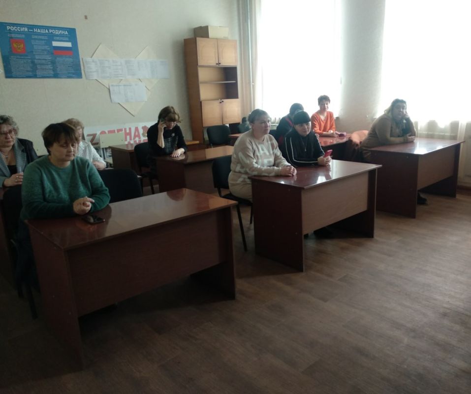 Сегодня, 10 апреля 2025 года, Роман Грицай, начальник Пелагеевского территориального отдела провел встречу с трудовым коллективом ГБОУ «Школа № 8 им.Д.А.Рыбалко г.о. Торез» Сегодня, 10 апреля 2025 года, Роман Грицай, начальник Пелагеевского территориального отдела провел встречу с трудовым коллективом ГБОУ «Школа № 8 им.Д.А.Рыбалко г.о. Торез»