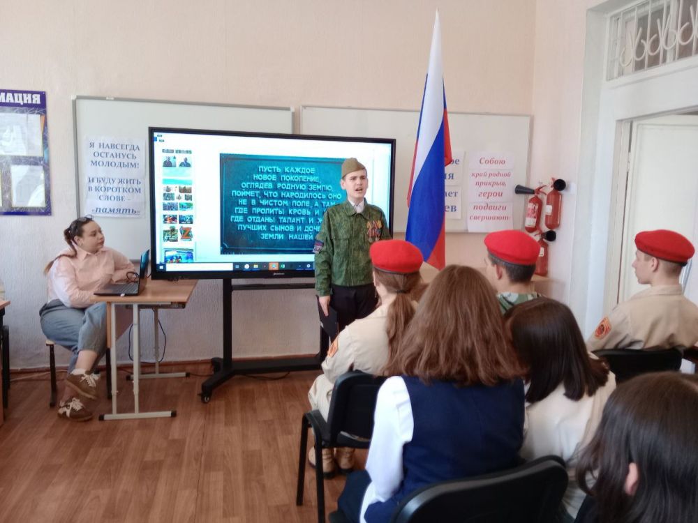 Руководитель клубного объединения "Казачата" ЦКД им. А.С. Пушкина, зампред Совета женщин Зяблова Лидия Павловна и председатель Совета женщин Докучаевска Мартыновская Леся Борисовна завершили серию поэтических чтений в... Руководитель клубного объединения "Казачата" ЦКД им. А.С. Пушкина, зампред Совета женщин Зяблова Лидия Павловна и председатель Совета женщин Докучаевска Мартыновская Леся Борисовна завершили серию поэтических чтений в...