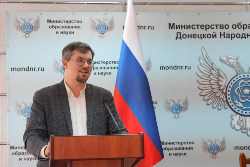 Олег Трофимов: Сегодня с заместителем Председателя Правительства ДНР Ларисой Толстыкиной провели заседание коллегии Минобрнауки ДНР, где подвели итоги деятельности ведомства в 2024 году и определили планы на текущий год Олег Трофимов: Сегодня с заместителем Председателя Правительства ДНР Ларисой Толстыкиной провели заседание коллегии Минобрнауки ДНР, где подвели итоги деятельности ведомства в 2024 году и определили планы на текущий год
