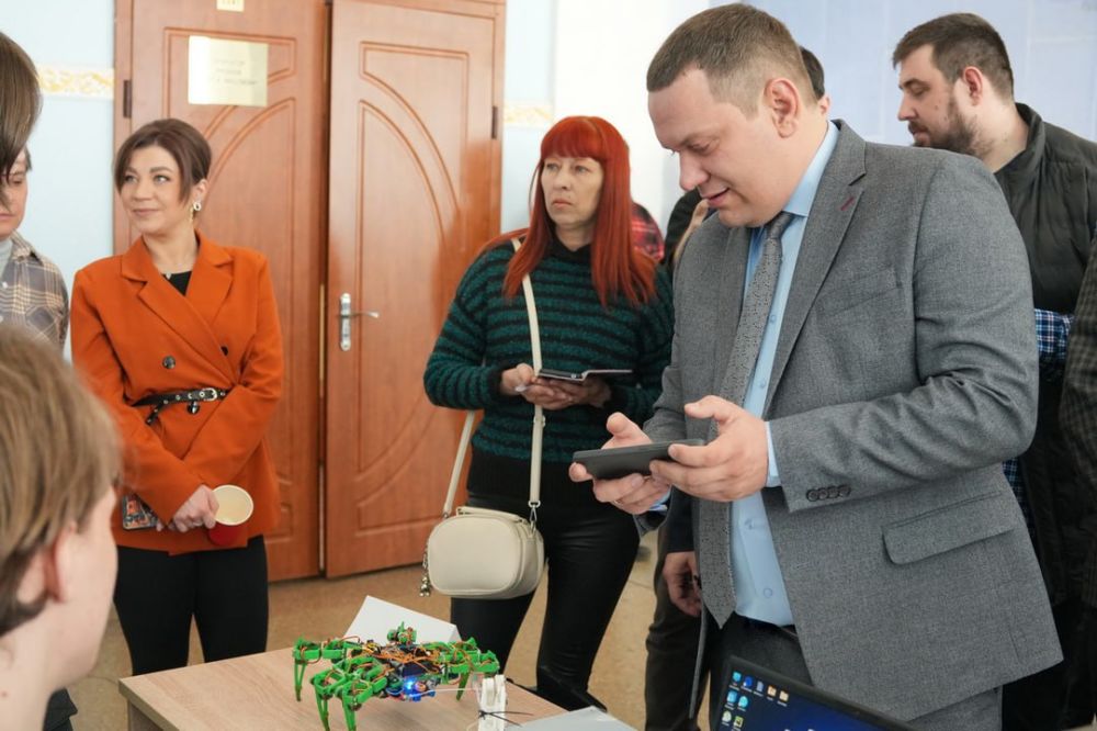 Олег Трофимов: Сегодня принял участие в открытии первого Фестиваля робототехники, который состоялся в Донецком национальном техническом университете Олег Трофимов: Сегодня принял участие в открытии первого Фестиваля робототехники, который состоялся в Донецком национальном техническом университете