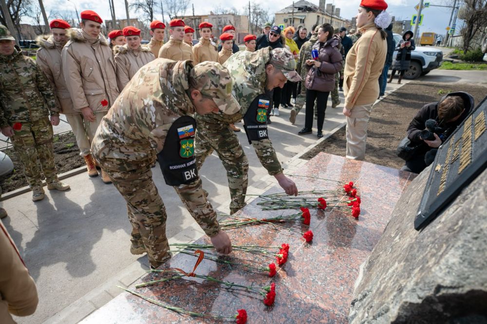 Олег Моргун: В кругу почетных гостей открыли памятный знак Ивану Мерзляку Олег Моргун: В кругу почетных гостей открыли памятный знак Ивану Мерзляку