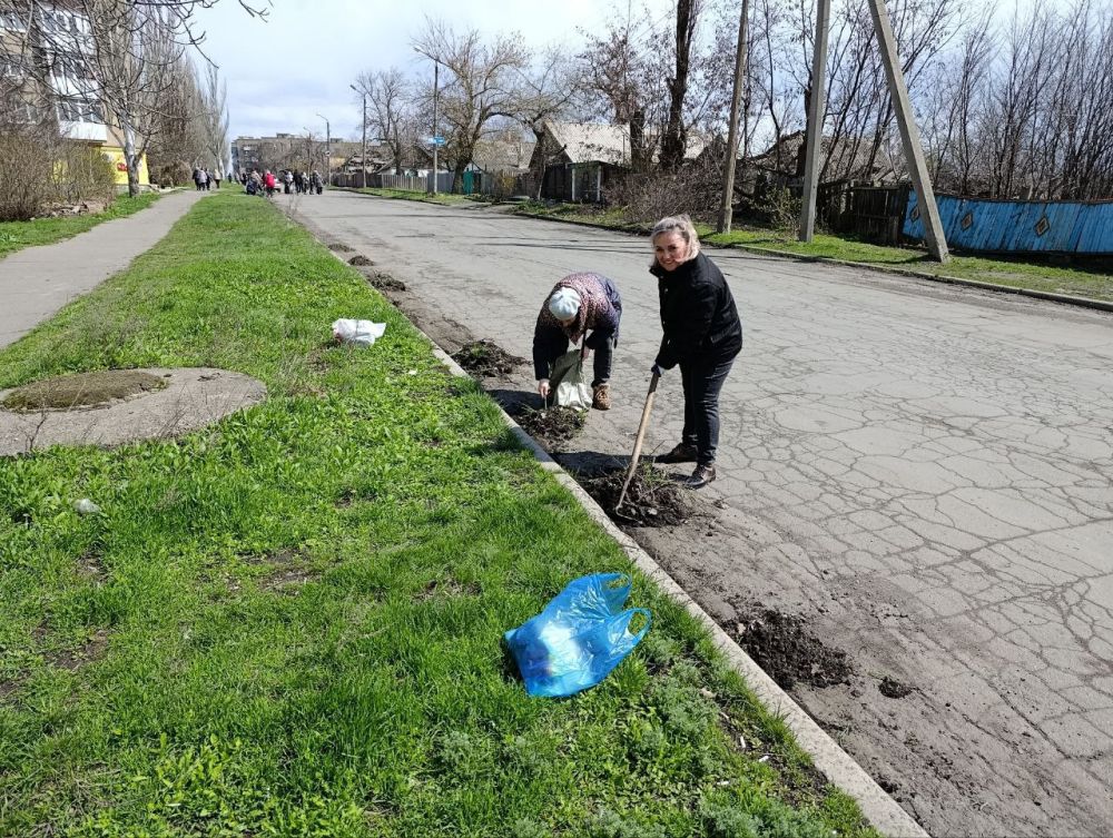 В Снежном прошел "Чистый четверг" В Снежном прошел "Чистый четверг"