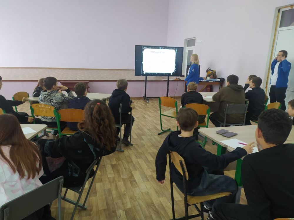Космический Квиз. В преддверии Дня космонавтики в ГБОУ «СШ № 13 г.о. Иловайск» состоялась познавательная викторина «Космический Квиз» Космический Квиз. В преддверии Дня космонавтики в ГБОУ «СШ № 13 г.о. Иловайск» состоялась познавательная викторина «Космический Квиз»