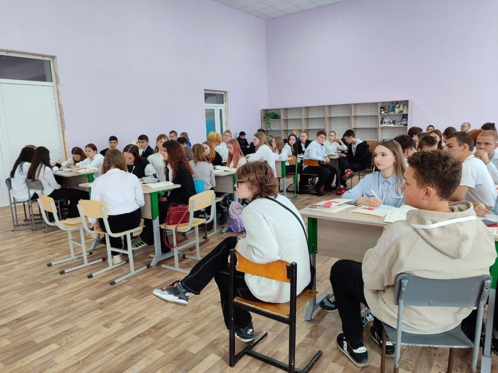 Побеждают сильнейшие!. В рамках реализации акселерационной программы для молодежных инициатив, направленной на популяризацию образов Героев Отечества «Родина» и приуроченной к Году защитника Отечества, на базе ГБОУ «СШ№13... Побеждают сильнейшие!. В рамках реализации акселерационной программы для молодежных инициатив, направленной на популяризацию образов Героев Отечества «Родина» и приуроченной к Году защитника Отечества, на базе ГБОУ «СШ№13...