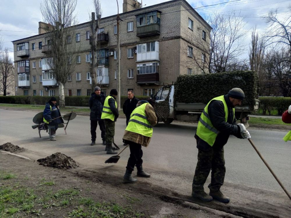 Прокатился по Ясиноватой, чтобы своими глазами увидеть, как оживают решения, принятые на прошлых совещаниях Прокатился по Ясиноватой, чтобы своими глазами увидеть, как оживают решения, принятые на прошлых совещаниях