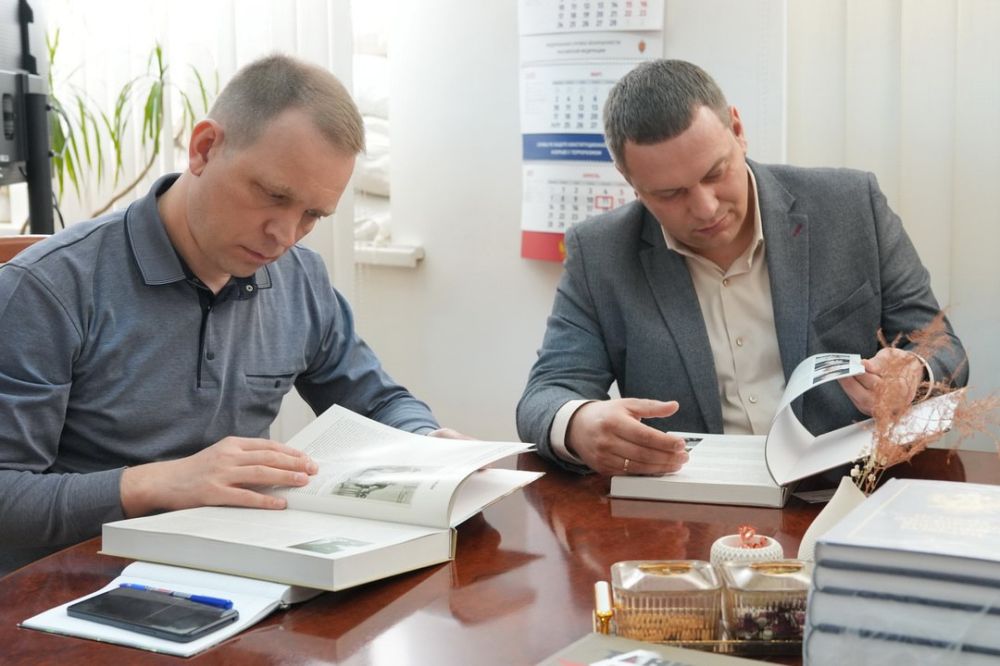 Ольга Колударова: Вместе со своим заместителем Виталием Пестрецовым встретился с Натальей Шевелевой – представителем старейшей Общероссийской общественной организации ветеранов «Российский Союз ветеранов» и Яном Гагиным –... Ольга Колударова: Вместе со своим заместителем Виталием Пестрецовым встретился с Натальей Шевелевой – представителем старейшей Общероссийской общественной организации ветеранов «Российский Союз ветеранов» и Яном Гагиным –...