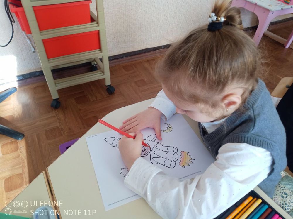 ПОЗНАВАТЕЛЬНЫЙ ЧАС "ПУТЕШЕСТВИЕ В КОСМИЧЕСКИЕ ДАЛИ" ПОЗНАВАТЕЛЬНЫЙ ЧАС "ПУТЕШЕСТВИЕ В КОСМИЧЕСКИЕ ДАЛИ"