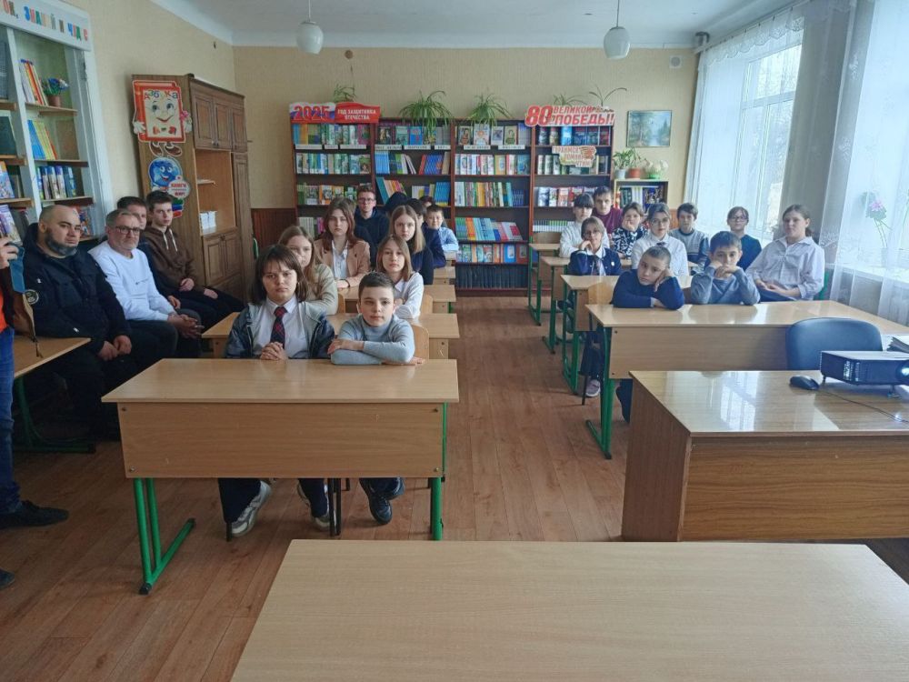 Александр Качанов: В Докучаевске прошла встреча активистов «Движение Первых» с участниками специальной военной операции в рамках Года защитника Отечества Александр Качанов: В Докучаевске прошла встреча активистов «Движение Первых» с участниками специальной военной операции в рамках Года защитника Отечества