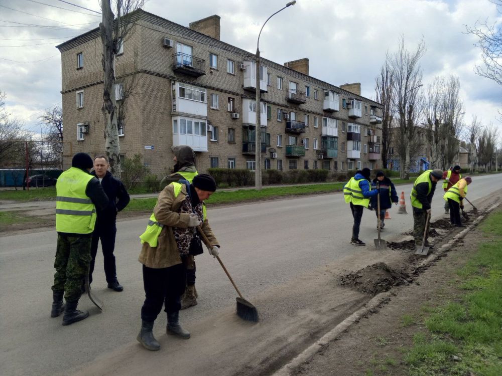 Прокатился по Ясиноватой, чтобы своими глазами увидеть, как оживают решения, принятые на прошлых совещаниях Прокатился по Ясиноватой, чтобы своими глазами увидеть, как оживают решения, принятые на прошлых совещаниях
