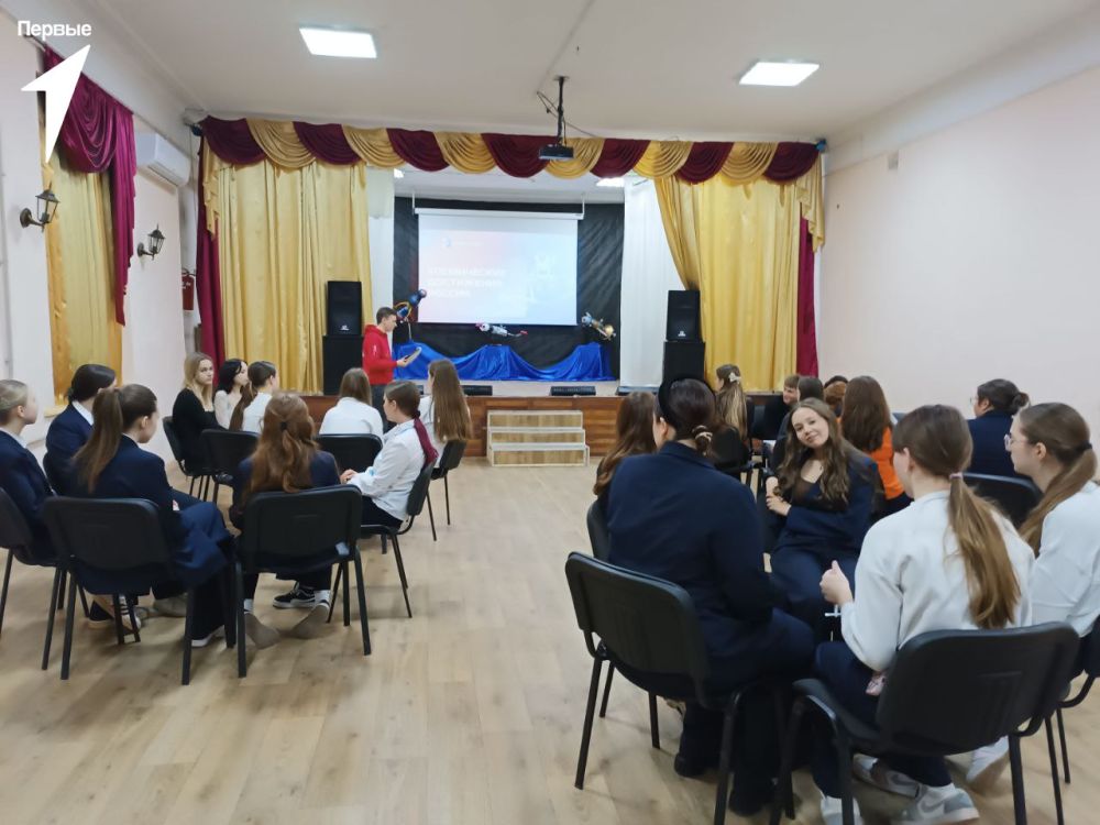 Полетели. В преддверии Дня Космонавтики, совместно с местным отделение ВПП «Единая Россия», для Первых из Гимназии им. Г.Т. Берегового прошла захватывающей викторина, посвященная космическим открытиям и достижениям Полетели. В преддверии Дня Космонавтики, совместно с местным отделение ВПП «Единая Россия», для Первых из Гимназии им. Г.Т. Берегового прошла захватывающей викторина, посвященная космическим открытиям и достижениям