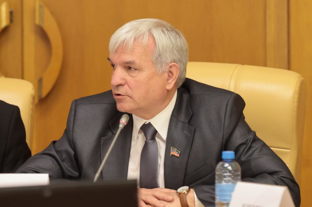 В Законодательном Совете Республики Крым прошло заседание Комитета ГС РК по имущественным и земельным отношениям В Законодательном Совете Республики Крым прошло заседание Комитета ГС РК по имущественным и земельным отношениям