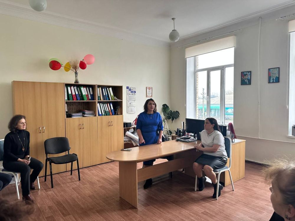 Встреча с коллективом. Сегодня, 11 апреля, заместитель главы администрации городского округа Иловайск Кочетова Елена Леонидовна провела встречу с трудовым коллективом ГБОУ «СШ №14 г. о. Иловайск» Встреча с коллективом. Сегодня, 11 апреля, заместитель главы администрации городского округа Иловайск Кочетова Елена Леонидовна провела встречу с трудовым коллективом ГБОУ «СШ №14 г. о. Иловайск»