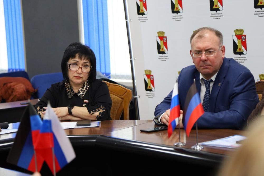 Заседание фракции "Единая Россия" в Енакиевском городском совете: Подведение итогов и планы на ближайший период Заседание фракции "Единая Россия" в Енакиевском городском совете: Подведение итогов и планы на ближайший период