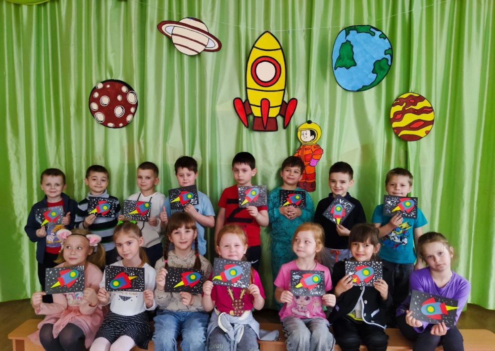 Александр Качанов: В школах и детсадах Докучаевска прошли тематические мероприятия ко Дню космонавтики Александр Качанов: В школах и детсадах Докучаевска прошли тематические мероприятия ко Дню космонавтики